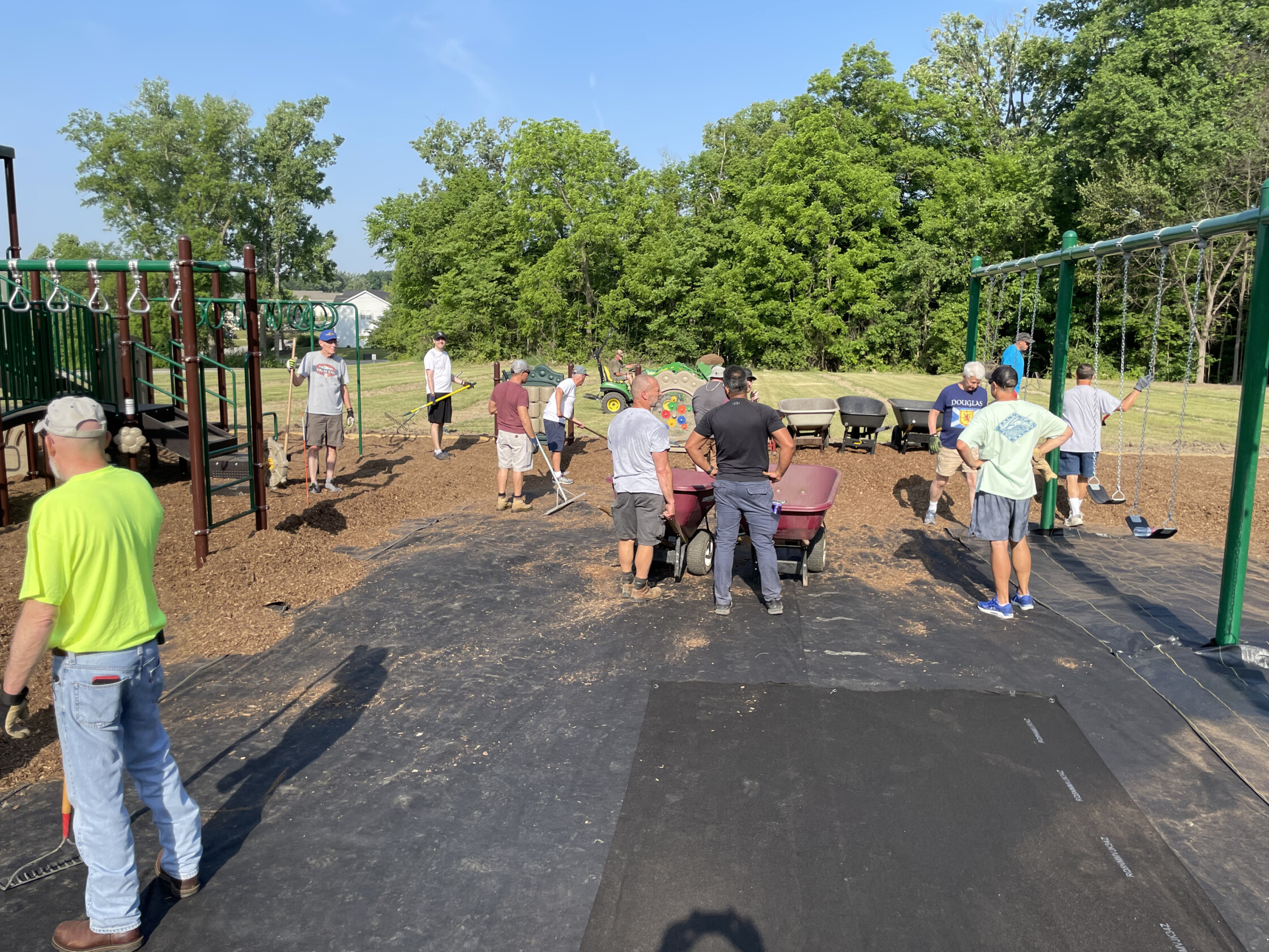 Men school ecs service serve HEIC